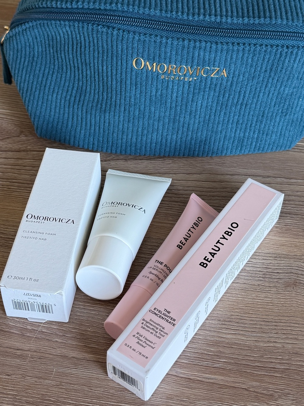 Omorovicza  Cosmetic Bag with Skincare Set